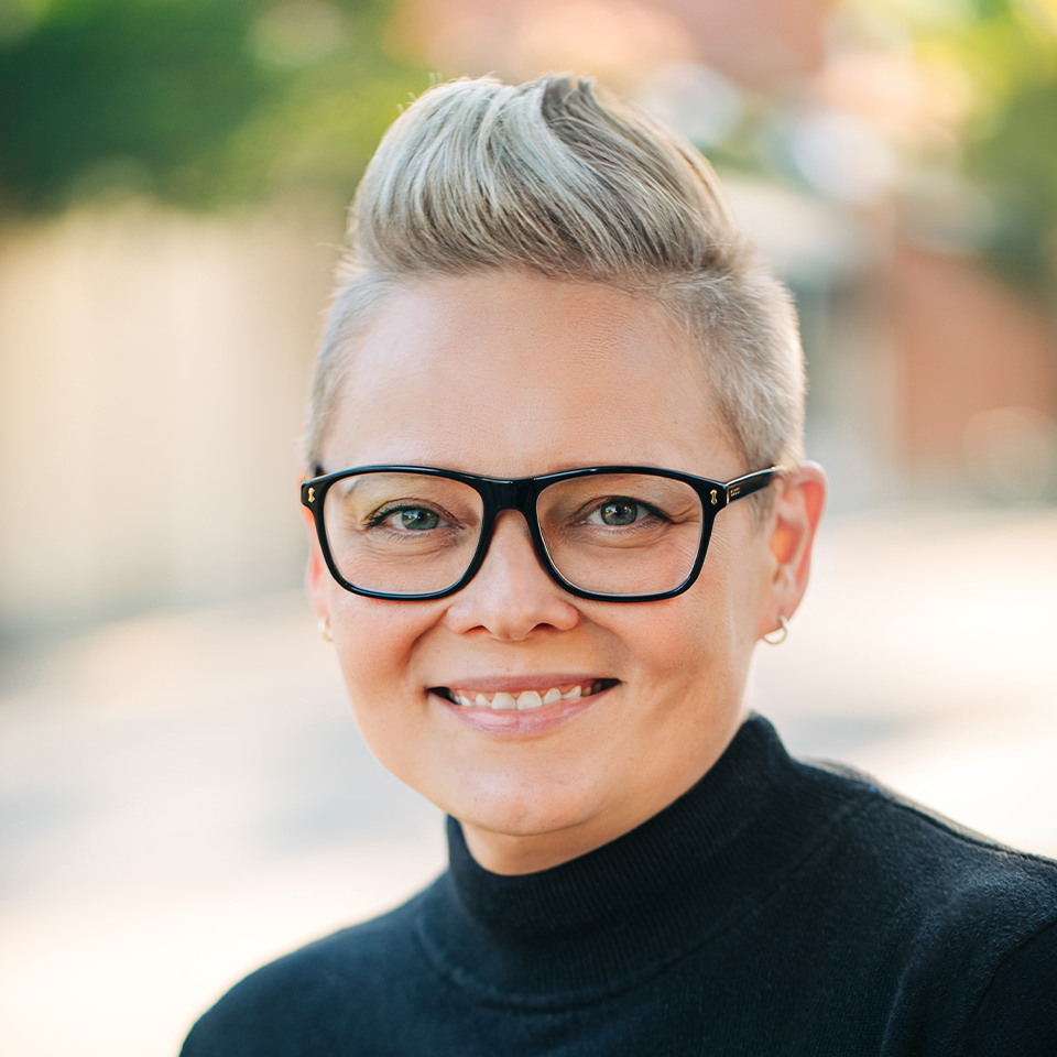 Dr. Amanda Kenderes